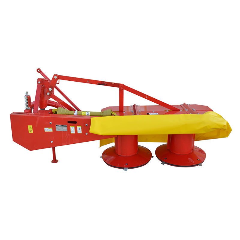 Máy cắt cỏ gắn trên máy kéo